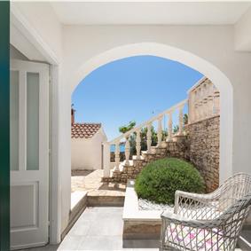 4 Bedroom Villa with Pool near Milna, Brac Island Sleeps 8 